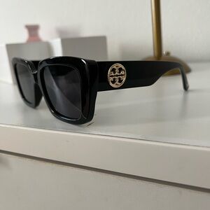 Tory burch sunglasses